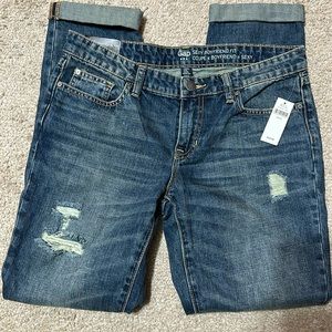 NWT GAP Sexy Boyfriend style jeans in size 4/27R